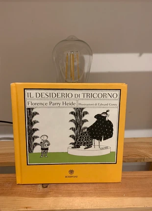 Libro Il desiderio di tricorno, état: Neuf sans étiquette, 6,00 €, 7,00 € Protection acheteurs incluse