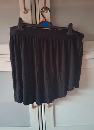 Black Floaty size 18 Mini Skirt with Asymmetrical Hem & Zip Detail, brand: TU, condition: Very good, size: XXXL / 46 / 18, €5.00, €5.95 includes Buyer Protection