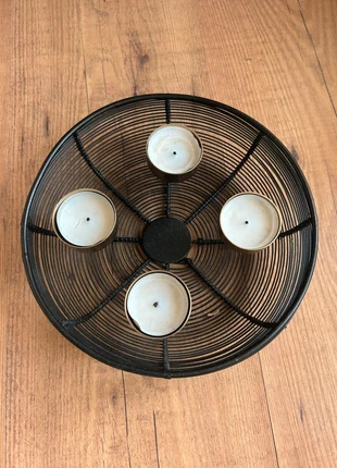 Bougeoir couronne en métal noir et doré pour 4 bougies, marque: Bougeoir, état: Très bon état, 6,00 €, 7,00 € Protection acheteurs incluse