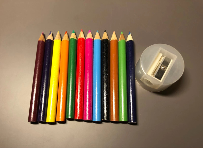 Set matite colorate con temperino
