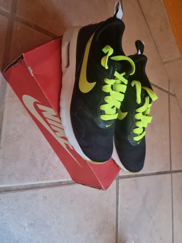 Chaussures Nike noir/vert 1