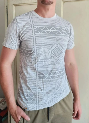 T-shirt blanc à motifs Carhartt, brand: Carhartt, condizioni: Buone, taglia: S, €5.00, €5.95 include la Protezione acquisti