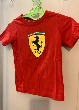T shirt Ferrari rouge taille 2 ans marque Ferrari , marca: Ferrari, estado: Muito bom, tamanho: 18-24 meses / 86 cm, €5.00, €5.95 inclui Proteção do Comprador
