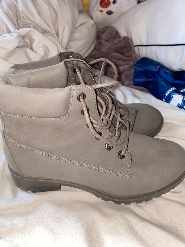 Khaki sales boots primark