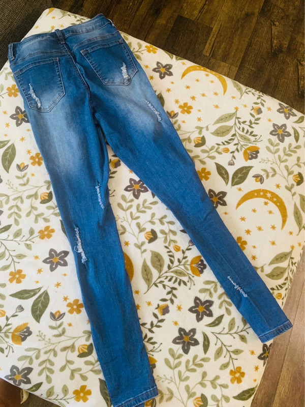 Redfox 🦊 jeans ..    read and look at size 3