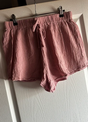 Short léger taille L, marque: Shein, état: Très bon état, taille: L / 40 / 12, 3,00 €, 3,85 € Protection acheteurs incluse