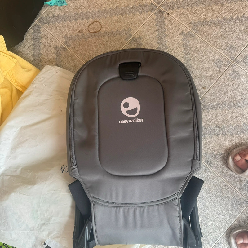 Vendo Carrinho de Bebé 3 em 1 da Marca Easywalker 2