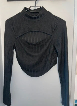 Haut noir côtelé à découpe frontale, marque: Shein, état: Très bon état, taille: S / 36 / 8, 2,00 €, 2,80 € Protection acheteurs incluse