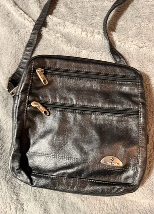 Samsonite Genuine Leather Crossbody Bag – Black, marque: Samsonite, état: Très bon état, 10,00 €, 11,20 € Protection acheteurs incluse