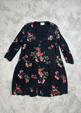 Robe Sézane noir à fleurs, marque: Sézane, état: Très bon état, taille: M / 38 / 10, 40,00 €, 42,70 € Protection acheteurs incluse
