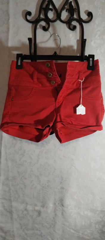 Women's red shorts 4