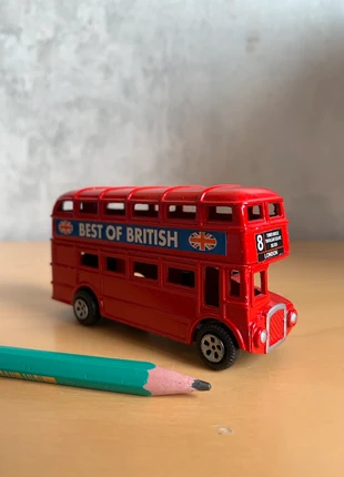Taille crayon bus londonien , merk: Maisons du Monde, staat: Heel goed, maat: XS, € 4,00, € 4,90 inclusief Kopersbescherming