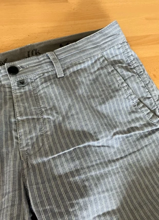 Chino bleu clair à rayures blanches, brand: Avirex, condition: Good, size: W30, €4.00, €4.90 includes Buyer Protection