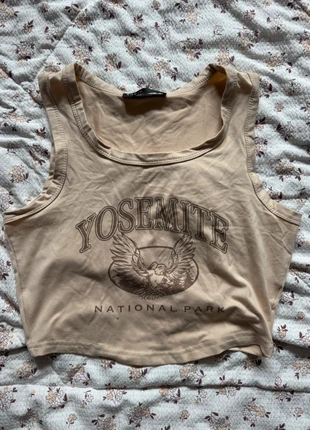 Beiges Yosemite Croptop – Vintage Nature Vibes, merk: Shein, staat: Heel goed, maat: S / 36 / 8, € 3,00, € 3,85 inclusief Kopersbescherming