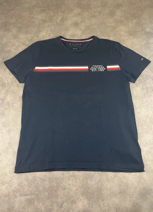 T-Shirt Tommy Hilfiger Bleu Marine Taille M, marca: Tommy Hilfiger, estado: Muito bom, tamanho: M, €15.00, €16.45 inclui Proteção do Comprador Pro