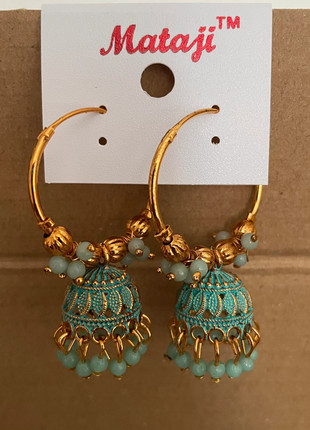 Orecchini Indiani a cerchio con pendenti gold blue hoop jhumke, marque: Bollywood, état: Très bon état, 4,00 €, 4,90 € Protection acheteurs incluse
