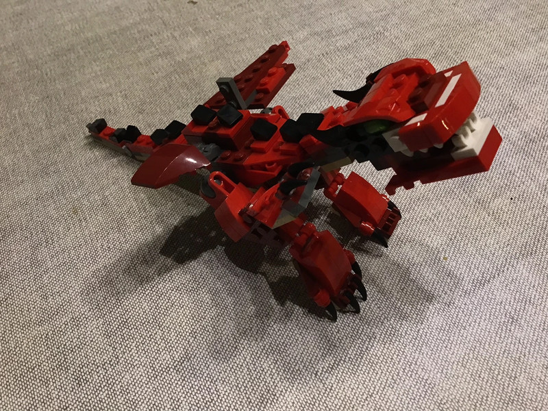 Lego creator 31032 Dragon rouge 3