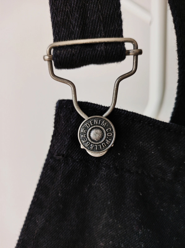 Pichi negro best sale pull and bear