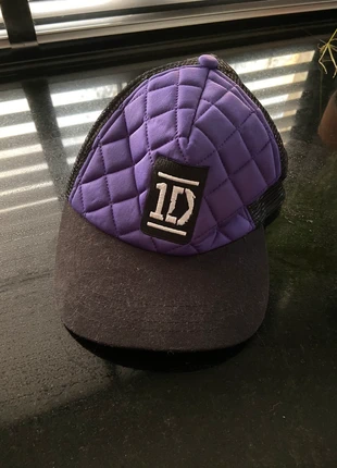 One Direction pet, merk: One Direction, staat: Heel goed, maat: S, € 5,00, € 5,95 inclusief Kopersbescherming