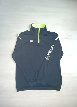 Pull demi zippé Umbro taille M couleur vert,noir et blanc, marque: Umbro, état: Très bon état, taille: M, 7,00 €, 8,05 € Protection acheteurs incluse