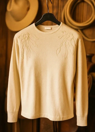 Pull vintage old money - taille 38 - beige - intemporel - broderie fleurs ton sur ton, brand: Intemporel, condition: Very good, size: M / 38 / 10, €15.00, €16.45 includes Buyer Protection