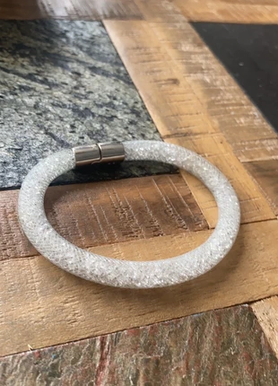 Bracelet aimanté Swarovski , merk: Swarovski, staat: Heel goed, € 12,00, € 13,30 inclusief Kopersbescherming