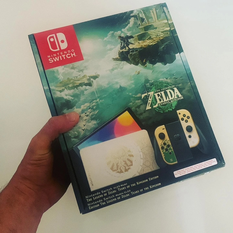 Nintendo Switch - Édition The Legend of Zelda Tears of the Kingdom