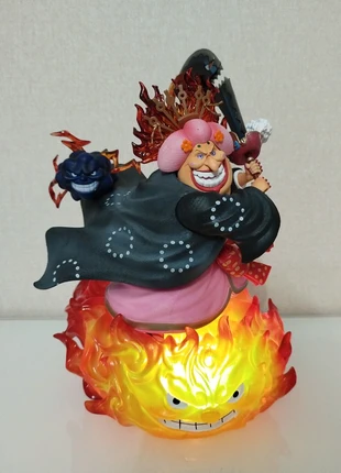 One Piece Big Mom 26 cm con Box Yonko Statuetta Action Figure Led Anime Manga Gioco Luffy Rufy Zoro, marque: OnePiece, état: Très bon état, taille: Taille unique, 39,90 €, 42,60 € Protection acheteurs incluse