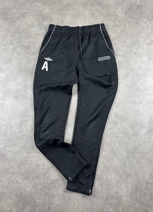 Jogging vintage noir Umbro taille XS homme y2k droit - JOG0153, marke: Umbro, zustand: Sehr gut, größe: XS, 7,00 €, 8,05 € beinhaltet Vinted-Käuferschutz Pro