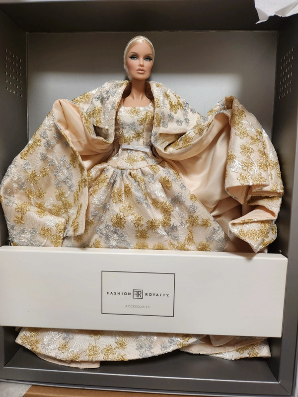 Fashion Royalty Integrity Toys Vanessa Perrin Graceful Reign - Vinted