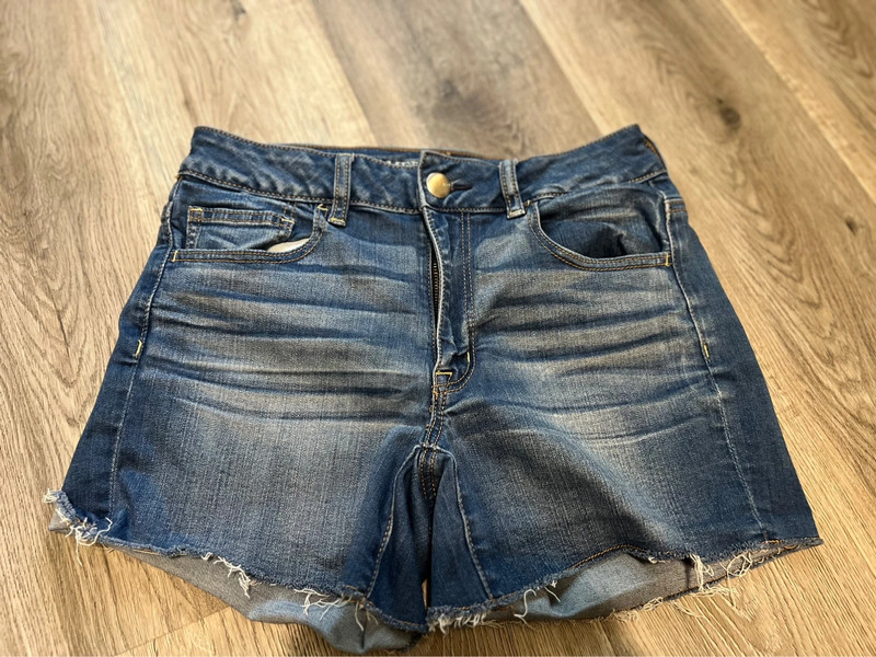 Women’s American Eagle Shorts 1