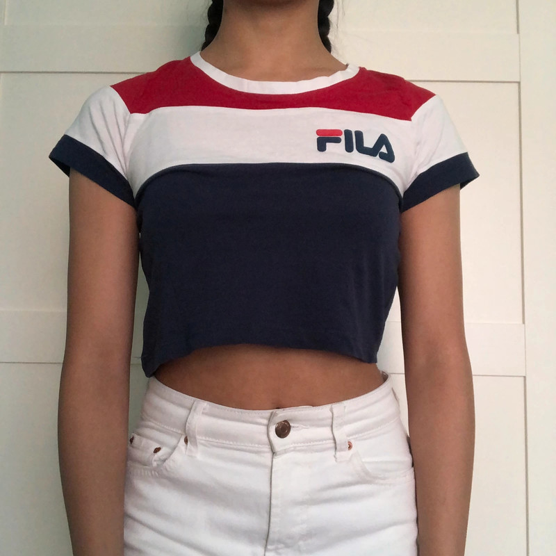 Fila crop top deals shirt