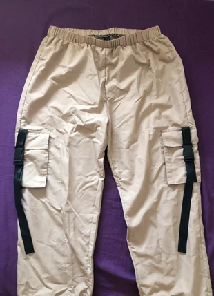 Pantalones rectos color crema / beige, marca: Shein, estado: Novo sem etiquetas, tamanho: M / 38 / 10, €15.00, €16.45 inclui Proteção do Comprador