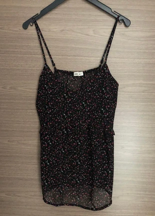 Top à fleurs Mod Style taille L, marque: MOD STYLE, état: Très bon état, taille: L / 40 / 12, 5,00 €, 5,95 € Protection acheteurs incluse