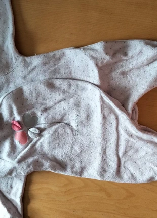 Pyjama avec fleure, condizioni: Buone, taglia: 1-3 mesi / 56 cm, €2.00, €2.80 include la Protezione acquisti