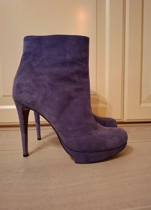 Paarse enkellaarsjes, merk: Pollini, staat: Nieuw zonder prijskaartje, maat: 39, € 50,00, € 53,20 inclusief Kopersbescherming