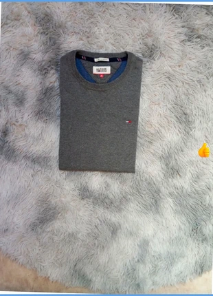 Sweatshirt Pull tommy Hilfiger denim gris pour homme taille M en très bon état, brand: Tommy Hilfiger, condition: Very good, size: M, €21.00, €22.75 includes Buyer Protection Pro