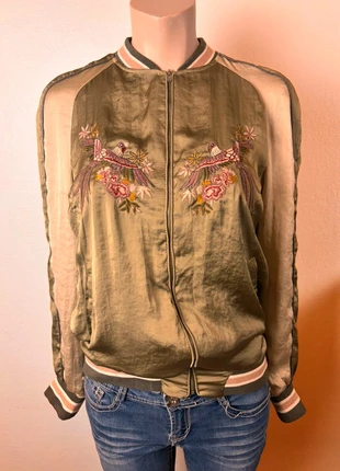 Zara Japan Style Bomber Jacket - Green Satin, Bird Embroidery, Y2K Aesthetic - Size M, marca: Vintage Dressing, estado: Muito bom, tamanho: M / 38 / 10, €17.90, €19.50 inclui Proteção do Comprador