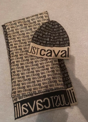 Sjaal en muts Just Cavalli, merk: Just Cavalli, staat: Heel goed, € 35,00, € 37,45 inclusief Kopersbescherming