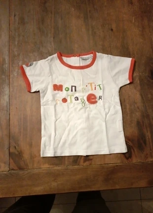 T-shirt 3 mois, marca: P'tit Bisou, estado: Muito bom, tamanho: 1-3 meses / 56 cm, €1.00, €1.75 inclui Proteção do Comprador