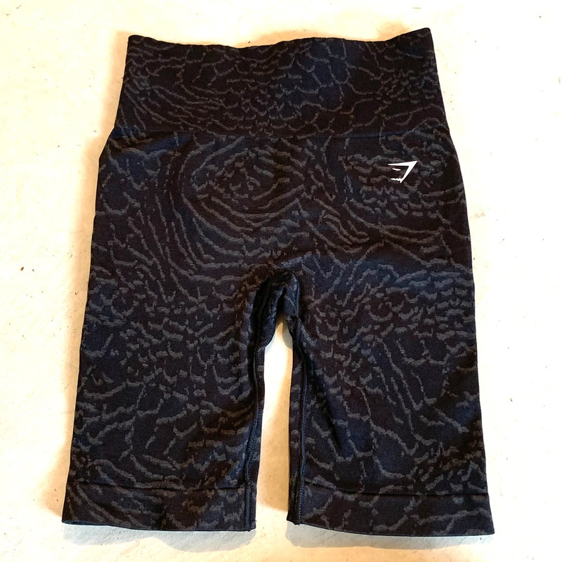 Gym Shark Black with Gray Pattern Women's Athletic Biker Shorts - Size Small 1