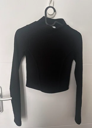 haut noir bershka moulant court , marque: Bershka, état: Bon état, taille: XS / 34 / 6, 5,50 €, 6,48 € Protection acheteurs incluse