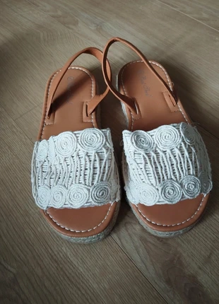 Sandalias, merk: Best Shoes, staat: Heel goed, maat: 41, € 3,00, € 3,85 inclusief Kopersbescherming