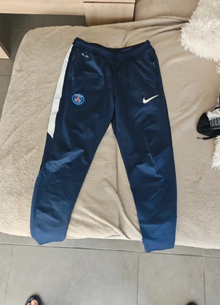 Pantalon survêtement nike, merk: Nike, staat: Heel goed, maat: S, € 7,00, € 8,05 inclusief Kopersbescherming