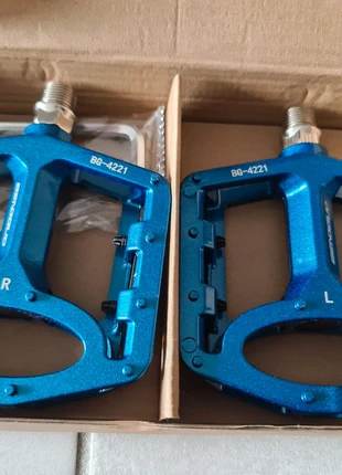 Paire de pédales velo vtt vttae vtc neuves en aluminium, marque: benggud, état: Très bon état, 22,00 €, 23,80 € Protection acheteurs incluse