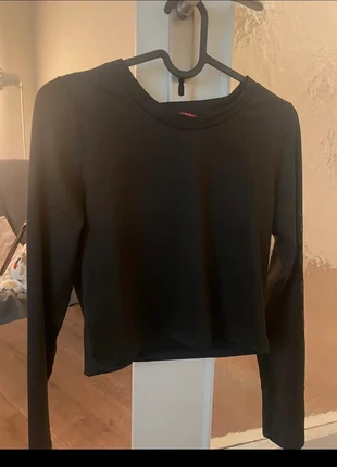 Guess Croptop, marke: GUESS, zustand: Neu, größe: M / 38 / 10, 3,00 €, 3,85 € inklusive Vinted-Käuferschutz