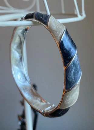 Grey and Cream Cloisonne Hinged Bracelet, brand: Reclaimed Vintage, condition: Very good, £7.99, £9.09 includes Buyer Protection