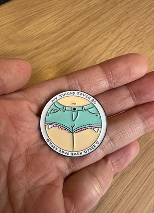 Pins your body is beautiful 🫶🏼, brand: Vintage, condition: Very good, €3.00, €3.85 includes Buyer Protection