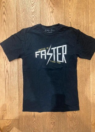 Maglietta Untho taglia M colore nero, brand: Vintage Dressing, condizioni: Ottime, taglia: M, €8.00, €9.10 include la Protezione acquisti