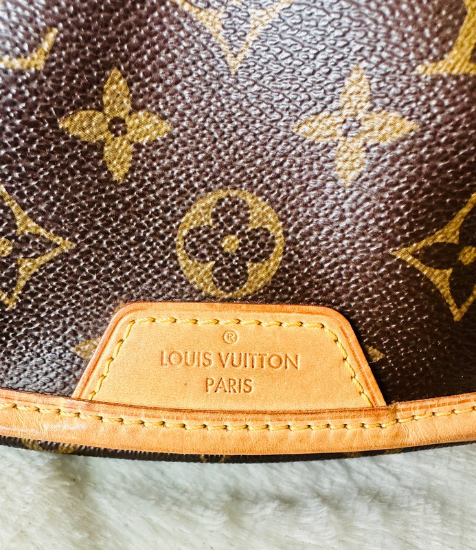 Authentic Louis Vuitton Menilmontant PM 5